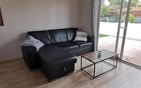 Appartement dans habitation privée avec piscine